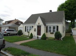 32 Meridian St, Providence, RI 02908