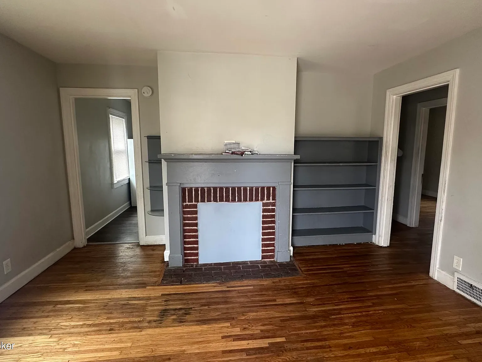 3 bed, 1.0 bath, 924 sqft, $1,400 — Photo 2
