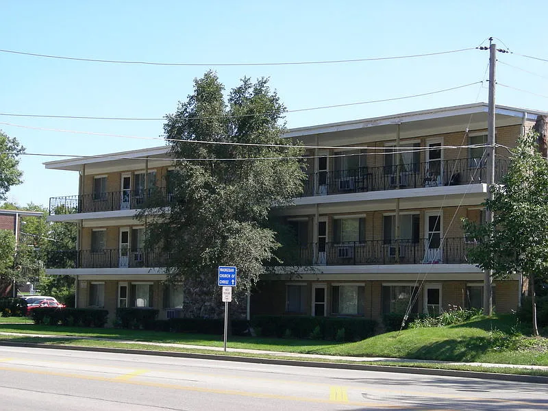 1717 Sunset Ave