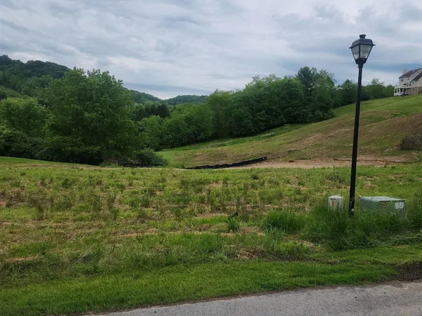 10 Orvis Dr, Bridgeport, WV 26330