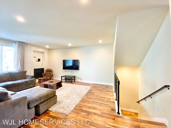 5th image of 16363 NE 12th Pl Unit D-1