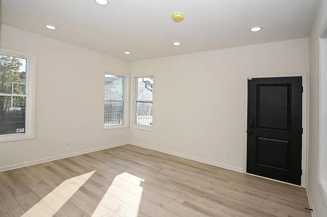 Building Photo - 2414 Copelen St