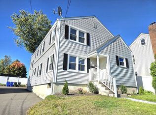 387 Quaker Ln S, West Hartford, CT 06119