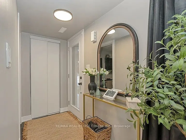 1 bed, $2,000 — Photo 4