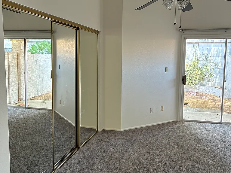 1425 N San Joaquin Dr — Photo 7