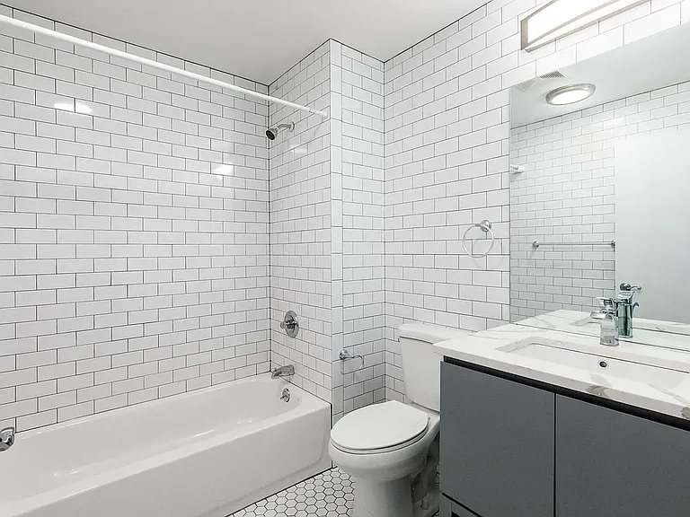 346 Stanhope St #2 — Photo 16