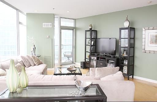 2nd image of 510 W Erie St #1006