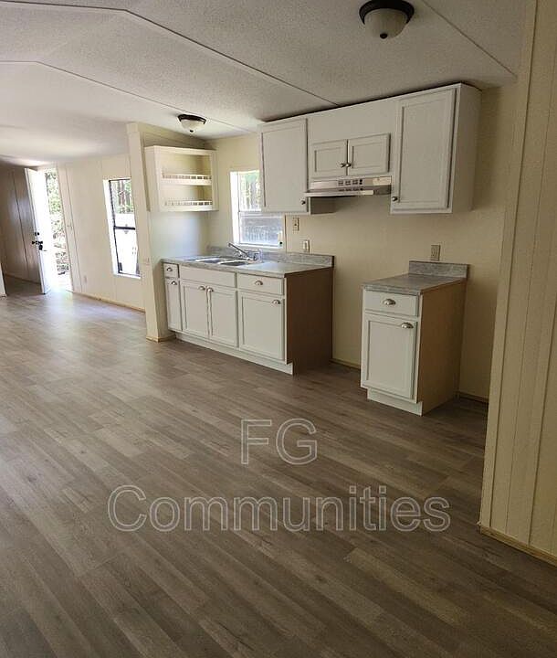 2nd image of 325 Coleman Rd