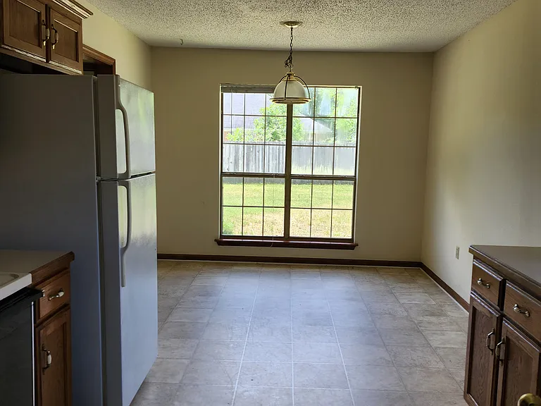 2215 Raintree Dr — Photo 6