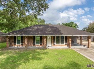 1041 Hatchell Ln, Denham Springs, LA 70726