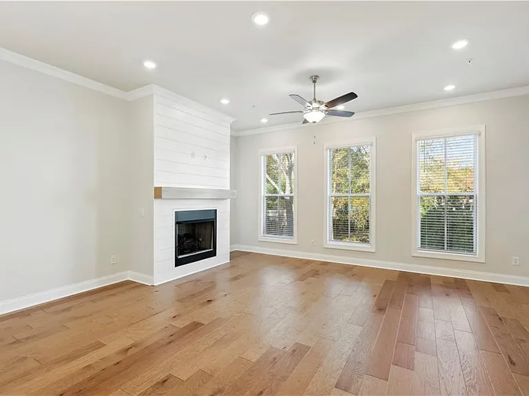 410 Townly Ct — Photo 12