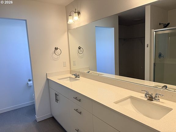 5th image of 213 River Ridge Dr