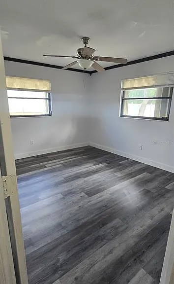 1174 Victoria Ave — Photo 7