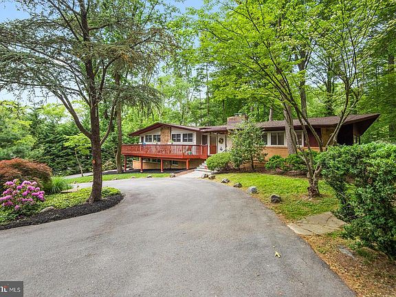 2nd image of 1 Pauls Ln