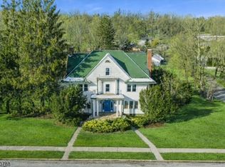 40 Park Ave, Newton Town, NJ 07860