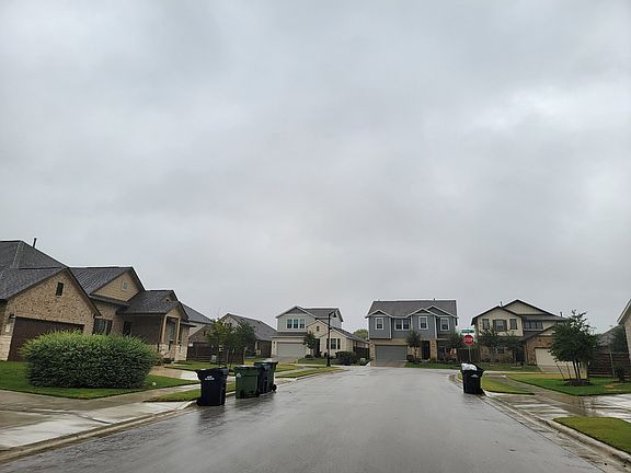 4th image of 102 Skylark Ln