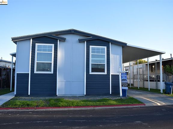 3rd image of 909 Dobrich Cir #909