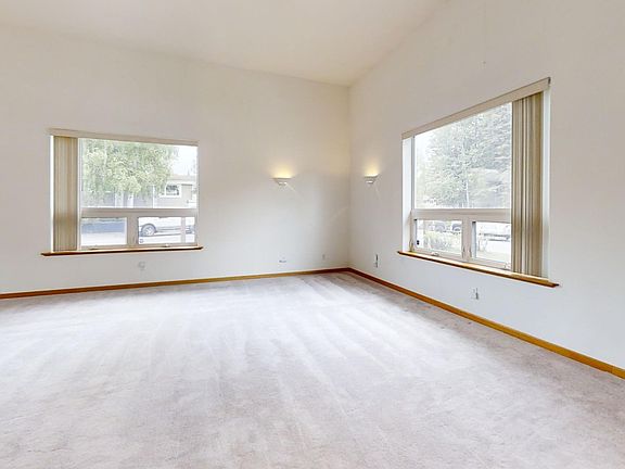 5th image of 4493 Dartmouth Dr