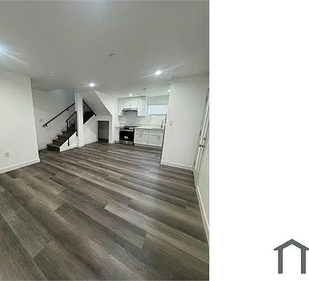 11600 S San Pedro St — Photo 3