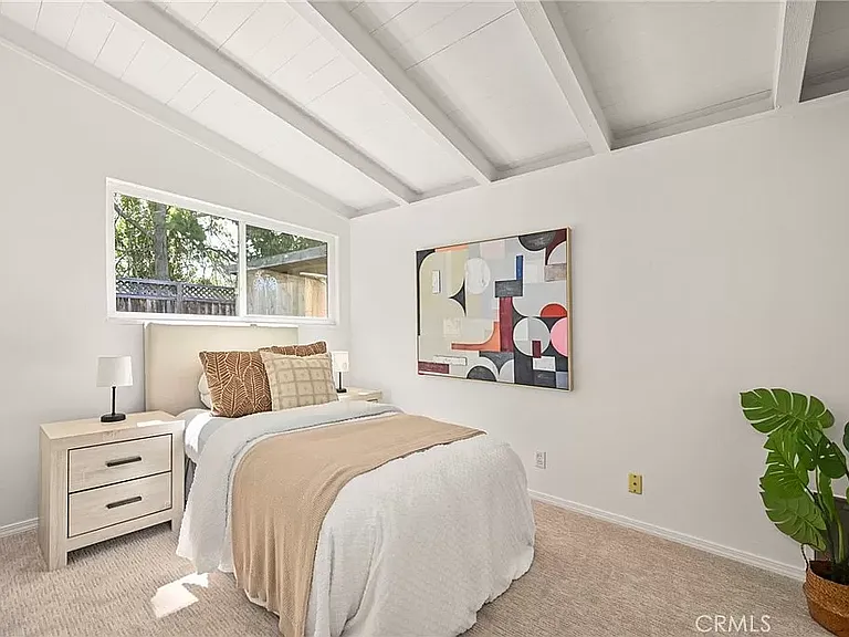 1229 Manzano Way — Photo 13