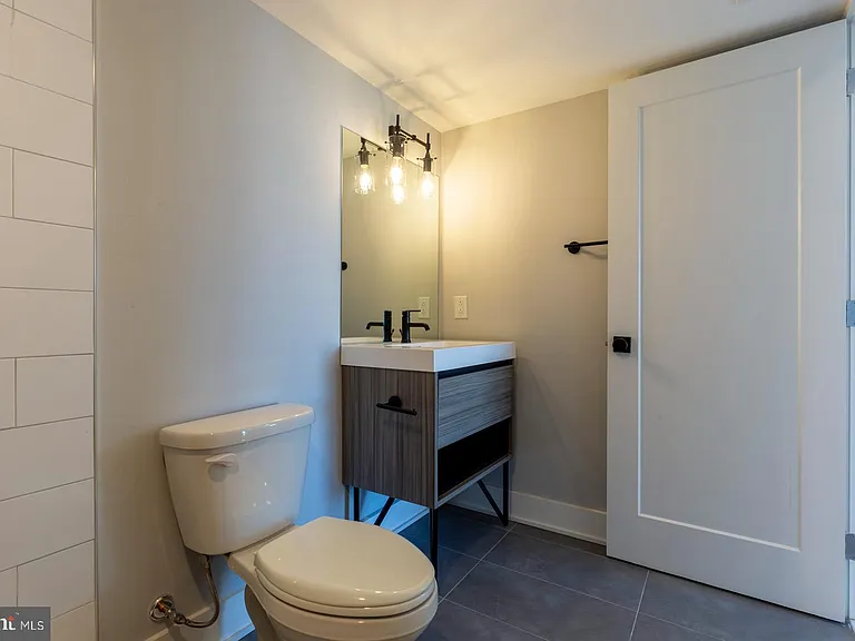 3965 Lancaster Ave #303 — Photo 18