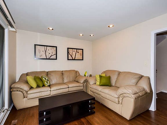 4th image of 1844 Mission Hills Ln