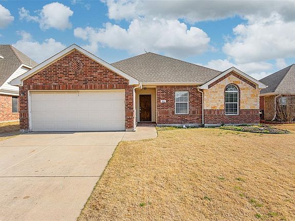 3rd image of 406 Jasmine Cir
