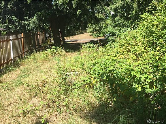 5th image of 914 101st St S