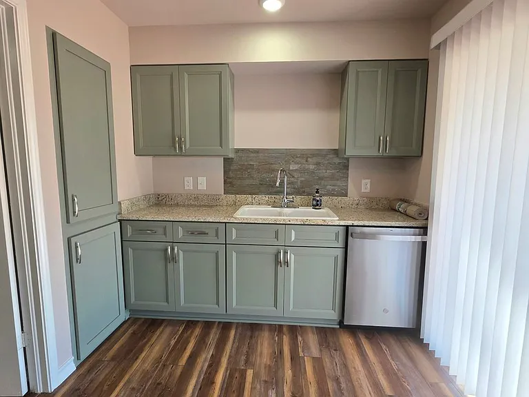 226 Antrim Dr — Photo 11