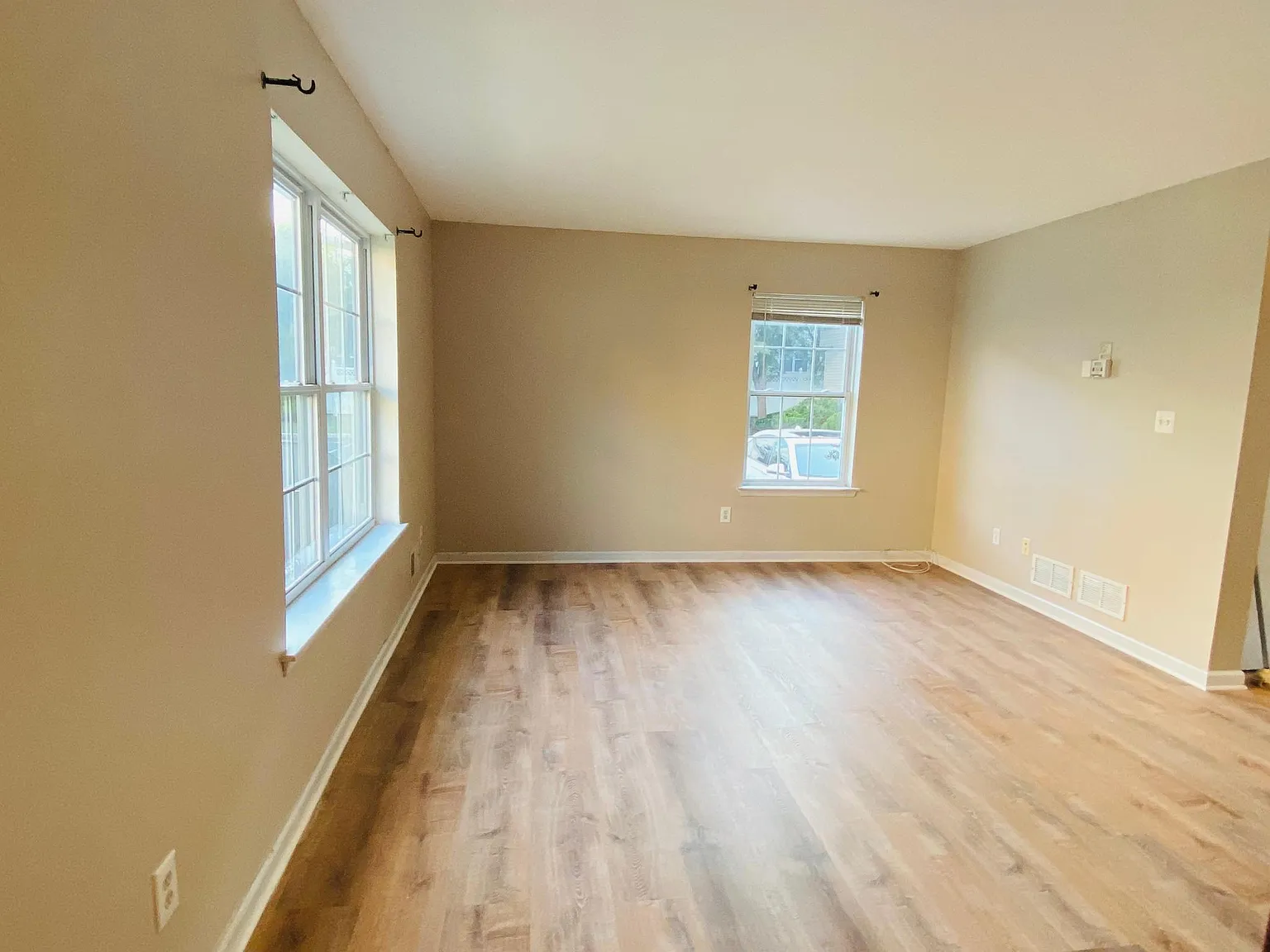 2 bed, 2.5 bath, 1102 sqft, $2,600 — Photo 4