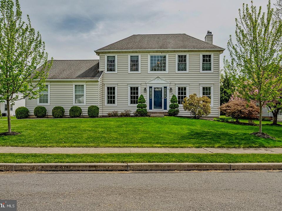 1st image of 20 Argyle Ln