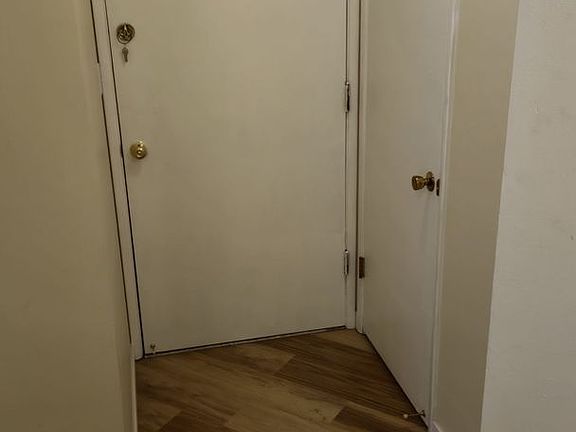 5th image of 525 Bellevue Ave E APT 101