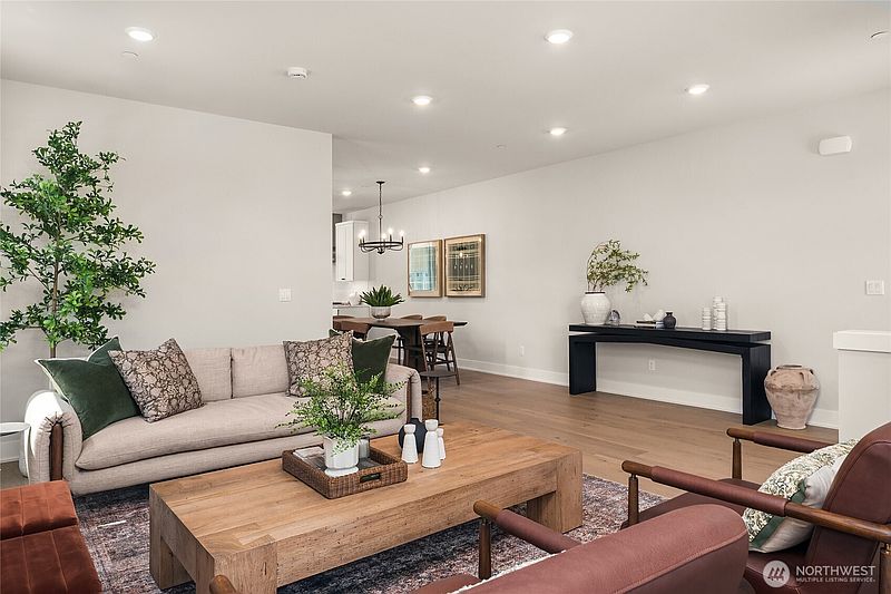 5th image of 417 Parkside Walk