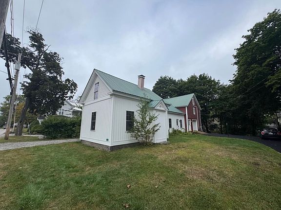 3rd image of 32 Winter St #1