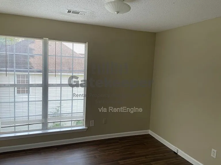 10564 Village Lndg — Photo 11