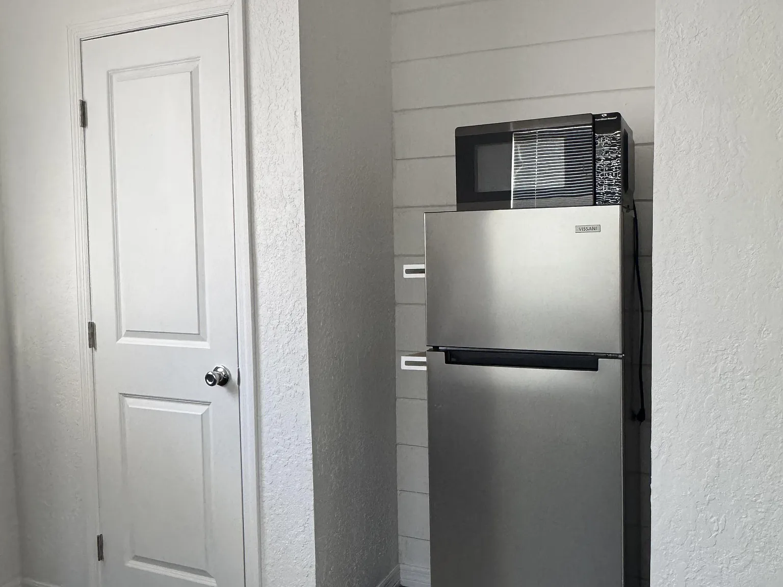 4 bed, 3.0 bath, 2654 sqft, $1,252 — Photo 1