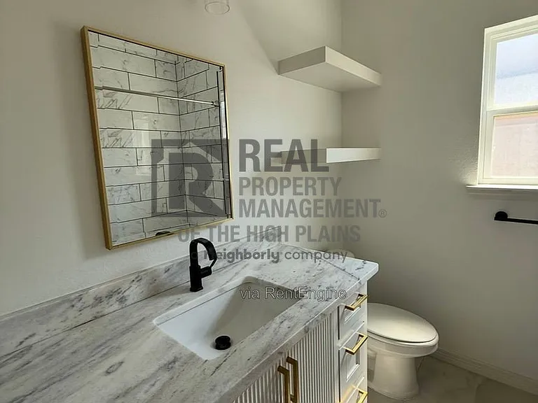 2109 Freedom Dr — Photo 13