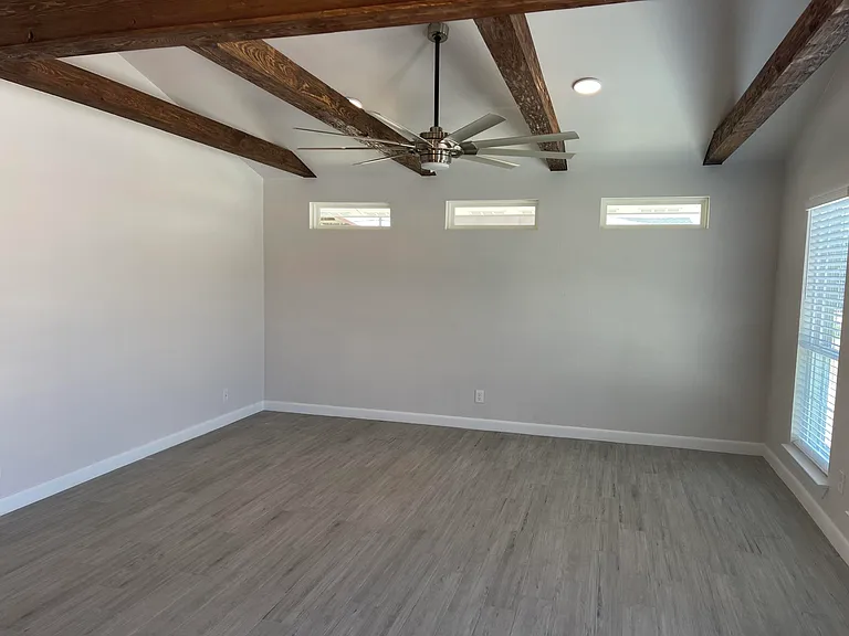 330 Plantation — Photo 5