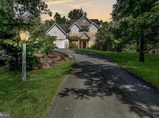 12 Oakbrook Ln, Elizabethtown, PA 17022