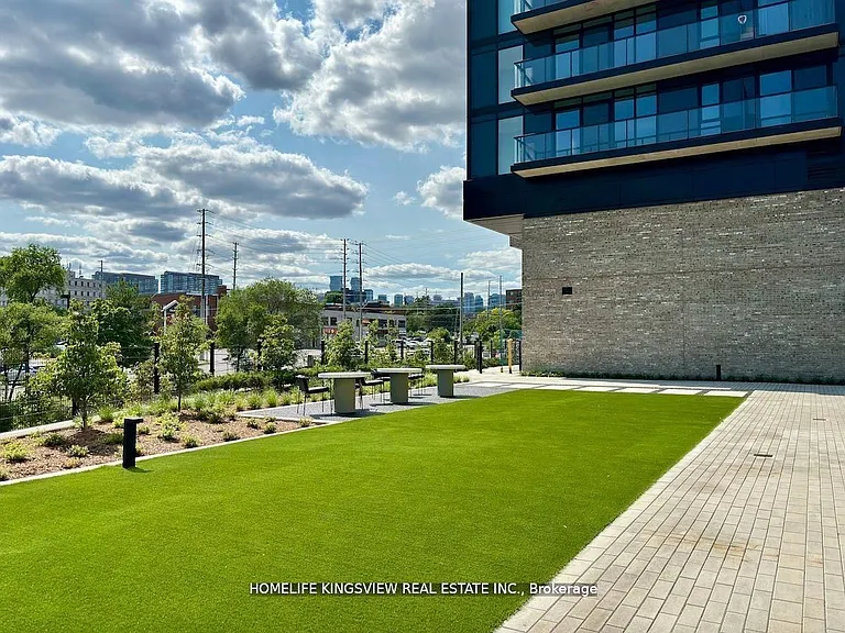 86 Dundas St E #522 — Photo 23