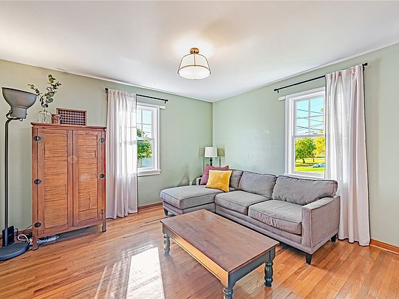 5th image of 1712 Poplar St