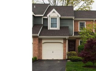 34 Stonehurst Ct, Chesterbrook, PA 19087