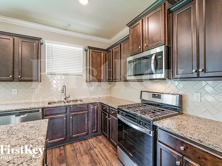 4131 Park Crossings Dr — Photo 7