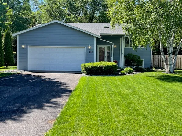 1092 Northview Park Rd, Eagan, MN 55123