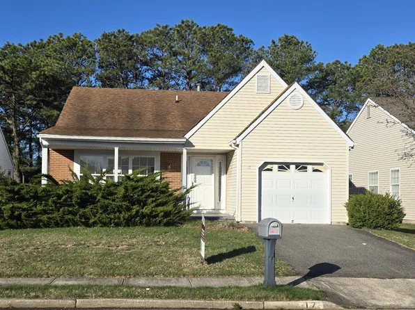 17 Trent Drive, Toms River, NJ 08757