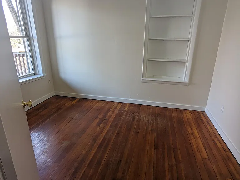 32 Bridge St #2 — Photo 3