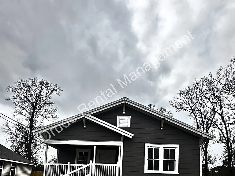 408 E Michigan St — Photo 1