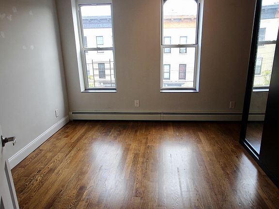 5th image of 405 Suydam St APT 03L