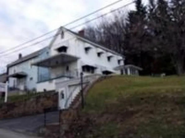 808 Depot St, Youngwood, PA 15697