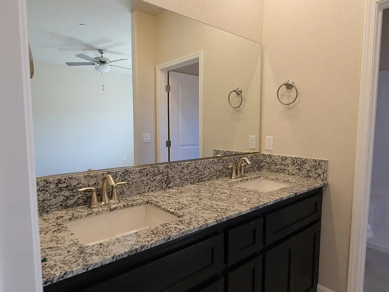 804 N Palm St — Photo 12